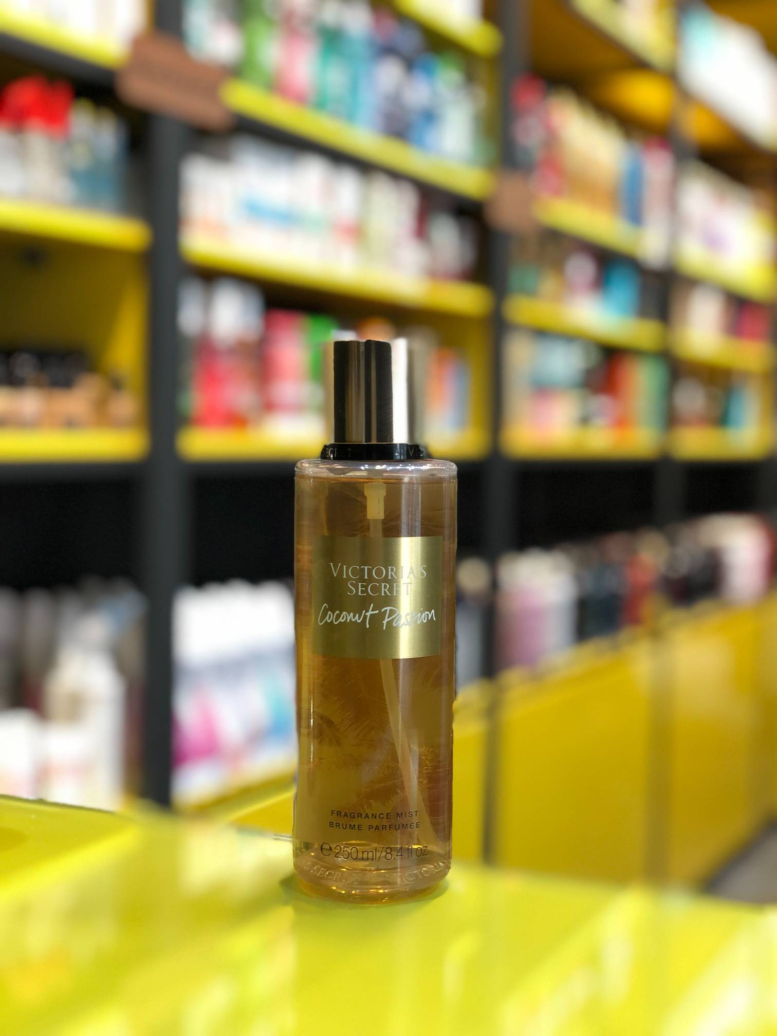 بادی اسپلش ویکتوریا سکرت مدل coconut passion حجم 250 میلی لیتر بادی اسپلش ویکتوریا سکرت مدل coconut passion حجم 250 میلی لیتر